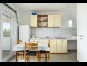 Appartements Zvon - 10 m from sea : A1(4+1) Rogoznica - Riviera de Sibenik  - Appartement - A1(4+1): cuisine salle à manger