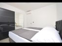Appartements Ivan M - 20m to the beach: A1(4+1), A2(4+2), A3(4+2) Srima - Riviera de Sibenik  - Appartement - A1(4+1): chambre &agrave; coucher