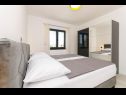 Appartements Ivan M - 20m to the beach: A1(4+1), A2(4+2), A3(4+2) Srima - Riviera de Sibenik  - Appartement - A2(4+2): chambre &agrave; coucher
