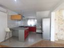 Appartements Kate - 200 m from beach: A1(2), A2(4+1), SA3(2), A4(6+1) Vodice - Riviera de Sibenik  - Appartement - A4(6+1): cuisine