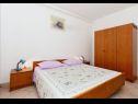 Appartements Snježa - green house: A1 Andelija(5), B2 Snjezana(4+1) Vodice - Riviera de Sibenik  - Appartement - A1 Andelija(5): chambre &agrave; coucher