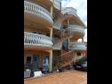 Appartements Ani - modern: A1 prizemlje(2+2), A2 I kat(2+2), A3 II kat(2+2), A4-Klaudija(4+1) Vodice - Riviera de Sibenik  - maison