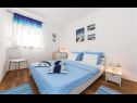 Appartements Big blue - terrace lounge: A1(4) Vodice - Riviera de Sibenik  - Appartement - A1(4): chambre &agrave; coucher