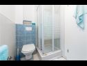 Appartements Big blue - terrace lounge: A1(4) Vodice - Riviera de Sibenik  - Appartement - A1(4): salle de bain W-C