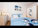 Appartements Big blue - terrace lounge: A1(4) Vodice - Riviera de Sibenik  - Appartement - A1(4): chambre &agrave; coucher