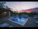 Maisons de vacances Ivy - with outdoor swimming pool: H(4+2) Vodice - Riviera de Sibenik  - Croatie  - piscine (maison et environs)
