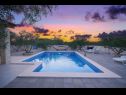 Maisons de vacances Ivy - with outdoor swimming pool: H(4+2) Vodice - Riviera de Sibenik  - Croatie  - piscine (maison et environs)