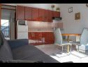 Appartements Daira - great location A1(2), A2(2), A3(4) Stomorska - Île de Solta  - Appartement - A2(2): cuisine salle à manger