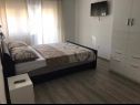Appartements Zdene - private pool: A1(6+2), A2(6) Kastel Luksic - Riviera de Split  - Appartement - A2(6): chambre &agrave; coucher