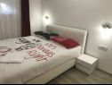 Appartements Zdene - private pool: A1(6+2), A2(6) Kastel Luksic - Riviera de Split  - Appartement - A2(6): chambre &agrave; coucher