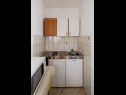 Appartements Milica - parking and garden: A1(6), SA2 gornji(2), SA3 donji(2), A4(2+1) Kastel Luksic - Riviera de Split  - Studio appartement - SA2 gornji(2): cuisine