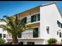 Appartements Mari - 250 m from sea: A1(2+2), A2(8) Podstrana - Riviera de Split  - maison