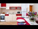 Appartements Mari - 250 m from sea: A1(2+2), A2(8) Podstrana - Riviera de Split  - Appartement - A1(2+2): cuisine salle à manger