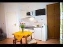 Appartements Robi - 50m from beach SA2(2+1), SA4(2+1), R1(2), R3(2) Podstrana - Riviera de Split  - Studio appartement - SA2(2+1): cuisine salle à manger