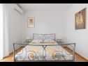 Appartements Neven - comfortable & great location: A1(4+2) Split - Riviera de Split  - Appartement - A1(4+2): chambre &agrave; coucher