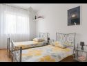 Appartements Neven - comfortable & great location: A1(4+2) Split - Riviera de Split  - Appartement - A1(4+2): chambre &agrave; coucher