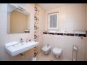 Appartements Darko - spacious: A1(6+1) Split - Riviera de Split  - Appartement - A1(6+1): salle de bain W-C