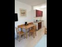 Appartements Dragi - adults only: SA1(2), A2(2), A3(3) Split - Riviera de Split  - Studio appartement - SA1(2): cuisine salle à manger