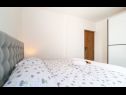 Appartements Tom - with hot tub: A1(6) Split - Riviera de Split  - Appartement - A1(6): chambre &agrave; coucher