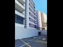 Appartements Mendula - private garage: A1(2+2), A2(2+2) Split - Riviera de Split  - stationnement