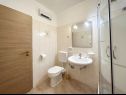 Appartements Maja - free Wifi: A1(2+1) Split - Riviera de Split  - Appartement - A1(2+1): salle de bain W-C