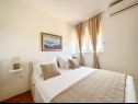 Appartements Maja - free Wifi: A1(2+1) Split - Riviera de Split  - Appartement - A1(2+1): chambre &agrave; coucher