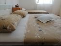 Appartements Anka- comfortable and affordable A2(3+2), A1(6) Marina - Riviera de Trogir  - Appartement - A1(6): chambre &agrave; coucher