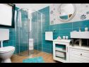 Maisons de vacances Stone&Olive - with pool: H(5+1) Marina - Riviera de Trogir  - Croatie  - H(5+1): salle de bain W-C