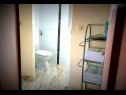 Appartements Kajo - free parking and BBQ: A1(4+2) Poljica (Marina) - Riviera de Trogir  - Appartement - A1(4+2): salle de bain W-C