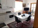 Appartements Vesna - 40 m from pebble beach: A1(4+1), A2(4), A3(4+1) Seget Vranjica - Riviera de Trogir  - Appartement - A1(4+1): cuisine salle à manger