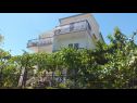 Appartements Nina - free private parking: A1(2), A2(2+1), A3(6+1), A4(2) Seget Vranjica - Riviera de Trogir  - maison
