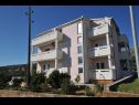 Appartements Žar - free parking A1(4+1), A2(2+2), A3(2+2), A4(4+1) Seget Vranjica - Riviera de Trogir  - maison