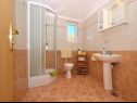Appartements Žar - free parking A1(4+1), A2(2+2), A3(2+2), A4(4+1) Seget Vranjica - Riviera de Trogir  - Appartement - A3(2+2): salle de bain W-C