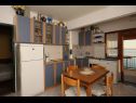Appartements Kira - 20 M from the beach : A1(4+1) Seget Vranjica - Riviera de Trogir  - Appartement - A1(4+1): cuisine salle à manger