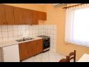 Appartements Ante - 50 M from the sea : A1(5), A2(8) Seget Vranjica - Riviera de Trogir  - Appartement - A1(5): cuisine salle à manger