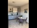 Appartements Marin1 - near pebble beach: A1(2+2), A2(2+2) Trogir - Riviera de Trogir  - Appartement - A1(2+2): cuisine salle à manger