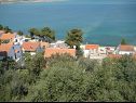 Appartements Petar - great location close to the sea: A1 Donji (4+2), A2 Gornji (4+2) Trogir - Riviera de Trogir  - vue (maison et environs)