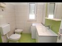 Appartements Laura - 20m from the sea A4(6) Trogir - Riviera de Trogir  - Appartement - A4(6): salle de bain W-C