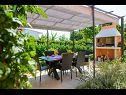 Maisons de vacances Mirjana - beautiful garden with barbecue: H(4+1) Trogir - Riviera de Trogir  - Croatie  - barbecue
