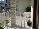 Appartements Tone - spacious and comfortable: A1 zuti(5+2), A2 plavi(5+2) Trogir - Riviera de Trogir  - Appartement - A1 zuti(5+2): terrasse couverte