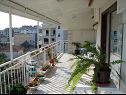 Appartements Tone - spacious and comfortable: A1 zuti(5+2), A2 plavi(5+2) Trogir - Riviera de Trogir  - Appartement - A2 plavi(5+2): terrasse couverte