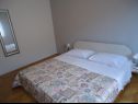 Appartements Marin1 - near pebble beach: A1(2+2), A2(2+2) Trogir - Riviera de Trogir  - Appartement - A1(2+2): chambre &agrave; coucher