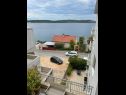 Appartements Marin2- near beach: A3(4+2) Trogir - Riviera de Trogir  - stationnement (maison et environs)