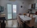Appartements Marija - 10m from beach: A1(4+1), A2(6), A3(6+2) Trogir - Riviera de Trogir  - Appartement - A1(4+1): cuisine salle à manger