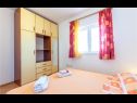 Appartements Mare - comfortable apartment : A1(5), A2(5) Trogir - Riviera de Trogir  - Appartement - A1(5): chambre &agrave; coucher