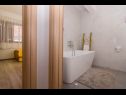 Appartements Tom - panoramic sea view: A1(6) Trogir - Riviera de Trogir  - Appartement - A1(6): salle de bain W-C