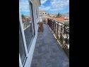 Appartements Tomi - with beautiful view: A1(4+1) Trogir - Riviera de Trogir  - Appartement - A1(4+1): balcon