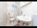 Appartements A1(2+2), A2(2+1) Vinisce - Riviera de Trogir  - Appartement - A1(2+2): salle de bain W-C