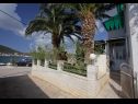 Appartements Josip - 5 m from beach: A1(6) Vinisce - Riviera de Trogir  - maison