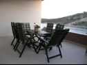 Appartements Ljubi - 20 m from beach: A1(4+1), A2 Crveni(2+2), A3 Zeleni(2+2) Vinisce - Riviera de Trogir  - Appartement - A1(4+1): terrasse